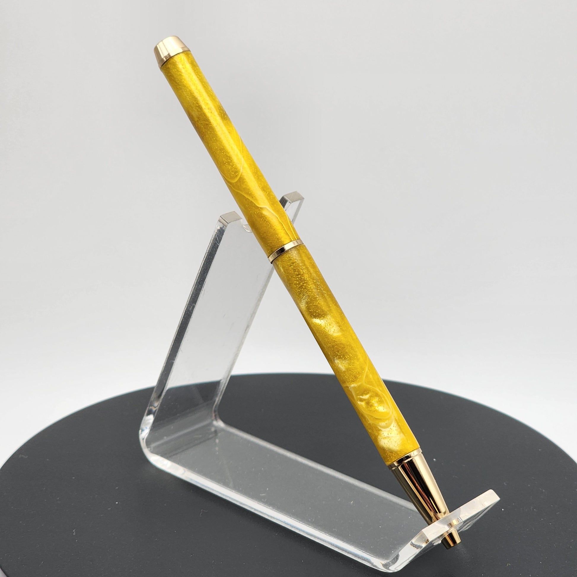 Groove Twist Butterscotch Pen with Gold Trim - Sleek and Stylish