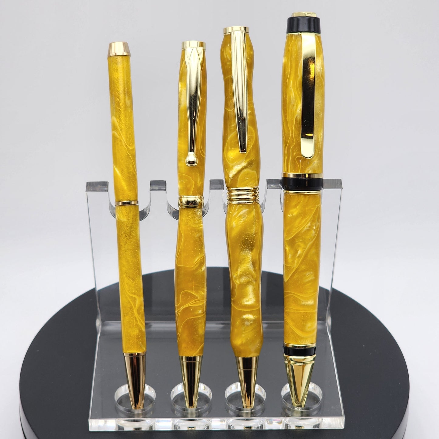 Groove Twist Butterscotch Pen with Gold Trim - Sleek and Stylish